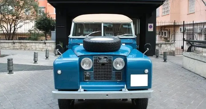 Land Rover Santana