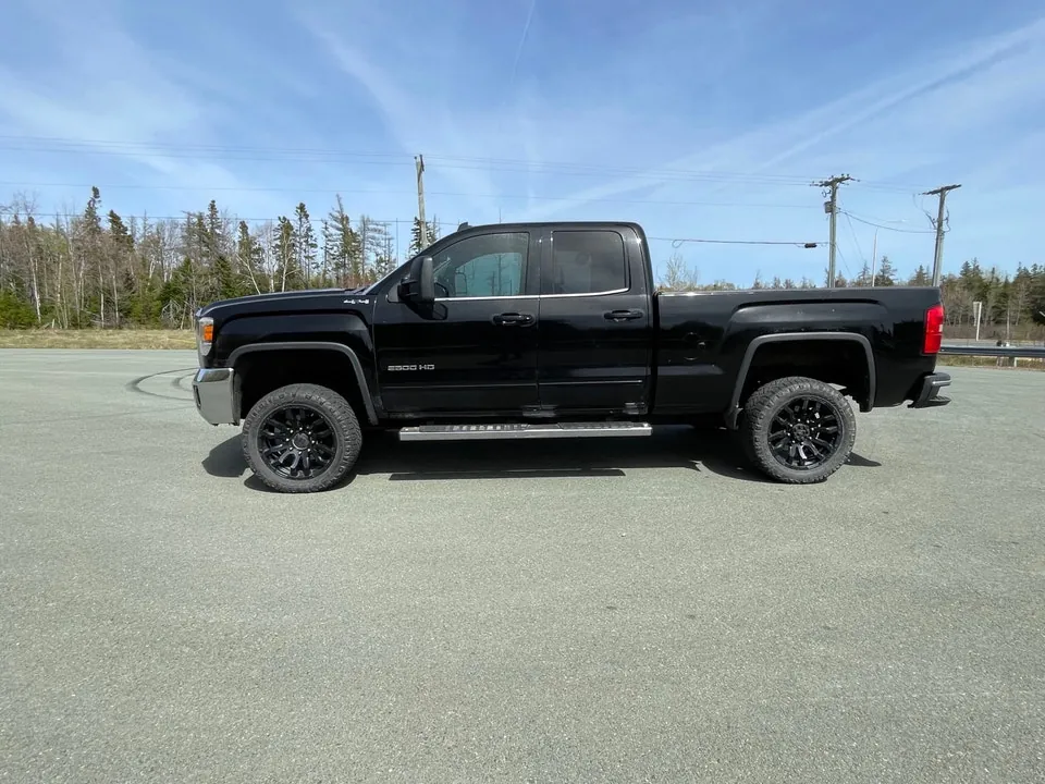GMC Sierra 2500 2015 photo 2