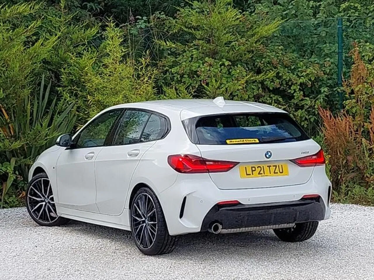 BMW 1 Series 2021 photo 2