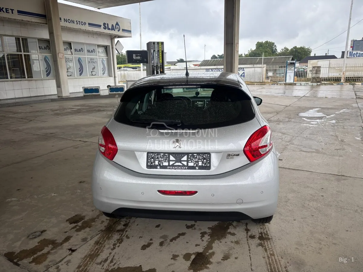 Peugeot 208 2013 photo 4