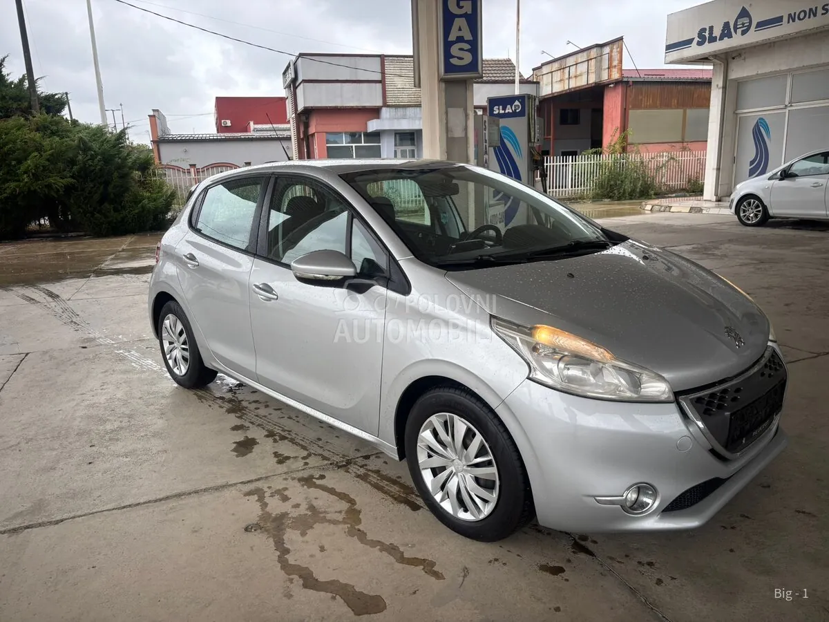 Peugeot 208