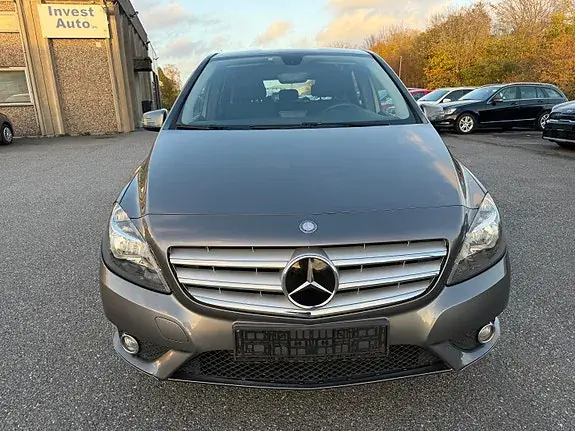 Mercedes-Benz B 180 D 2012 photo 2
