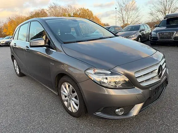 Mercedes-Benz B 180 D 2012 photo 3