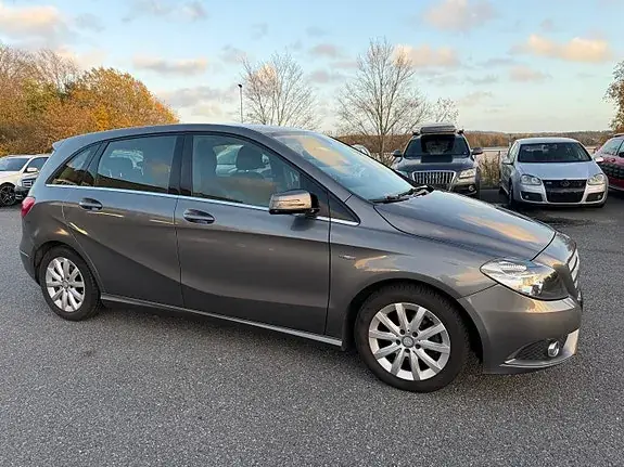 Mercedes-Benz B 180 D 2012 photo 4