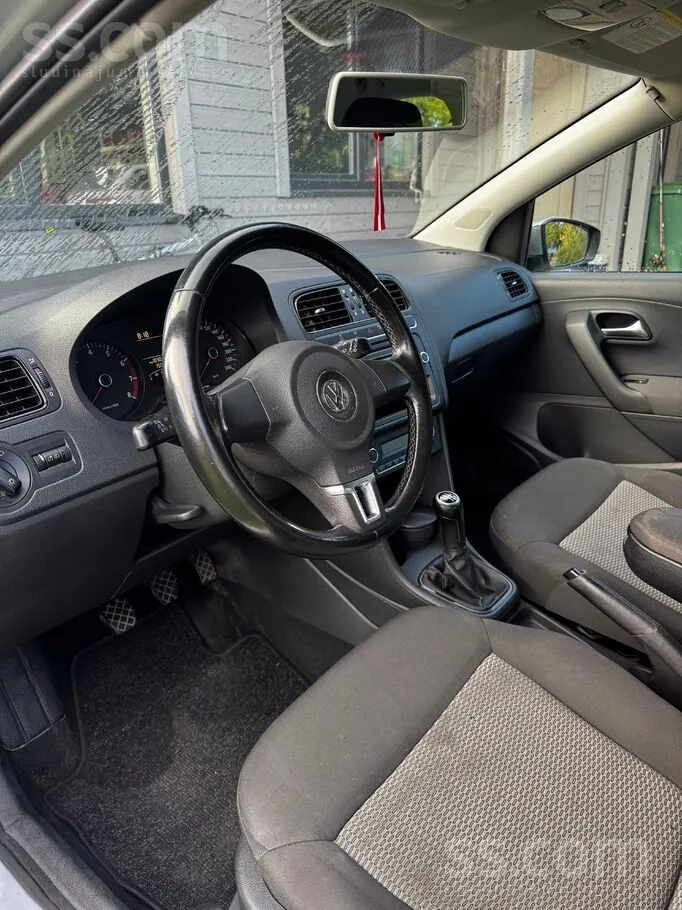 Volkswagen Polo 2010 photo 5