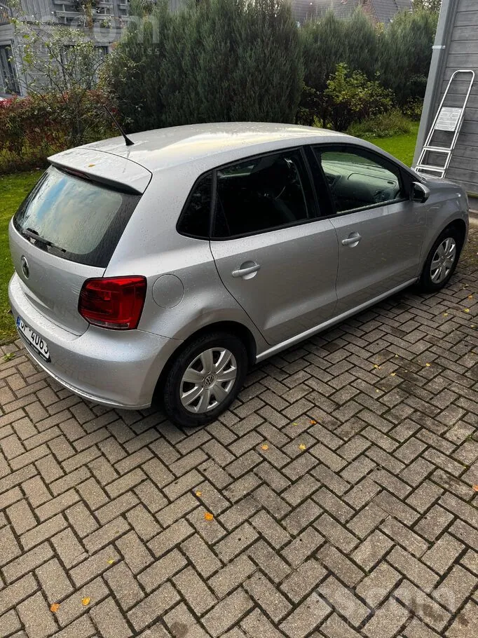 Volkswagen Polo 2010 photo 4