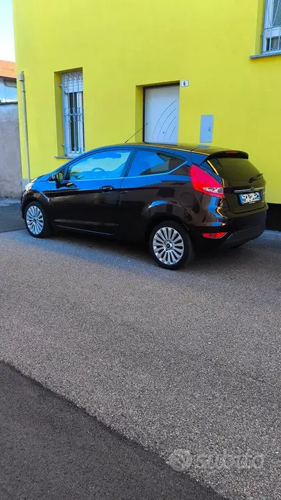 Ford Fiesta 2009 photo 2