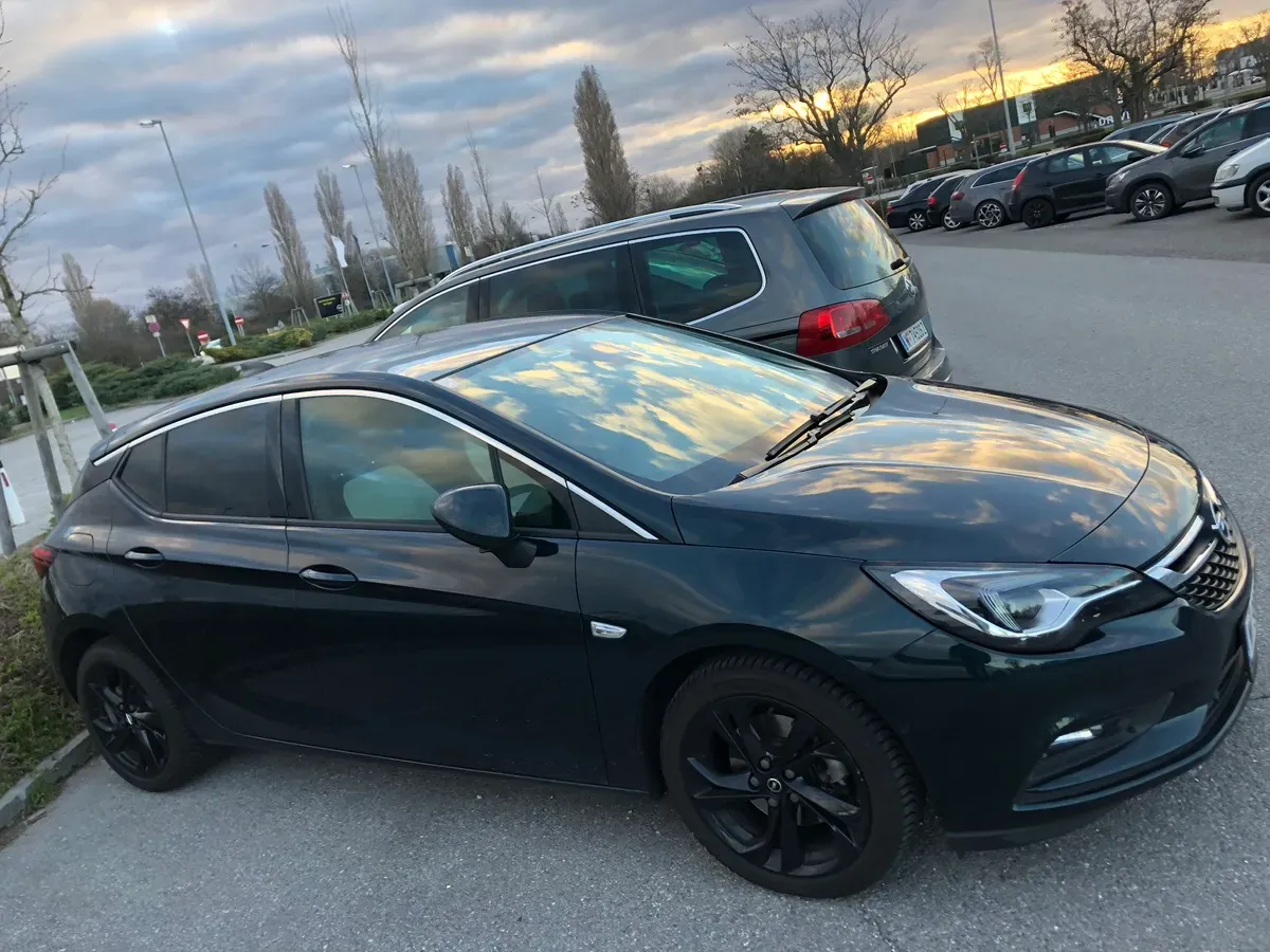 Opel Astra 2015 photo 2