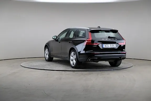 Volvo V60 Cross Country 2022 photo 2