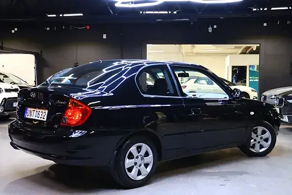 Hyundai Accent 2004 photo 5
