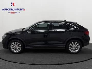 Audi Q3 2022 photo 2