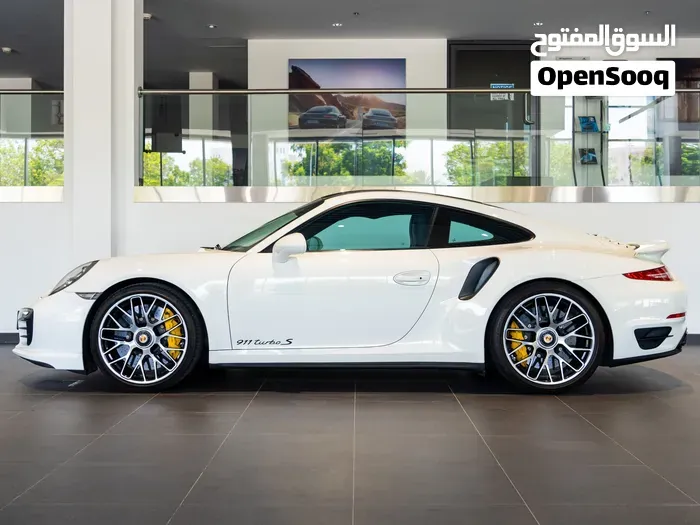 Porsche 911 Turbo S 2014 photo 2
