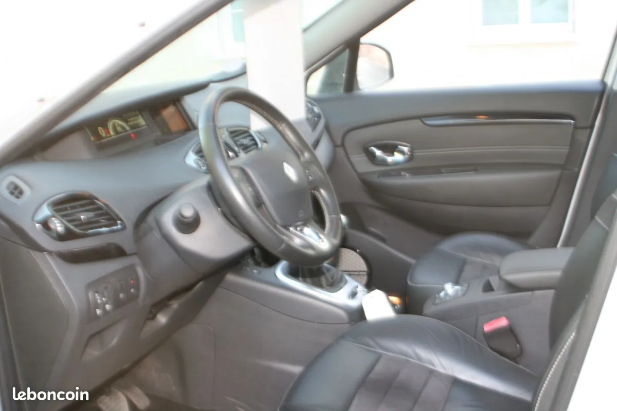 Renault Grand Scenic 2016 photo 5