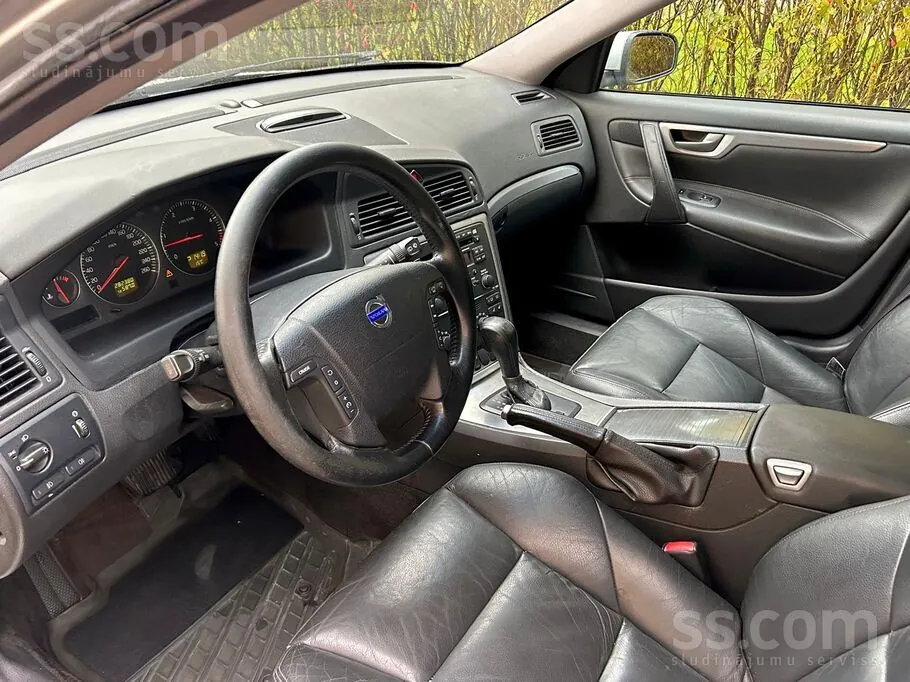 Volvo V70 2004 photo 4