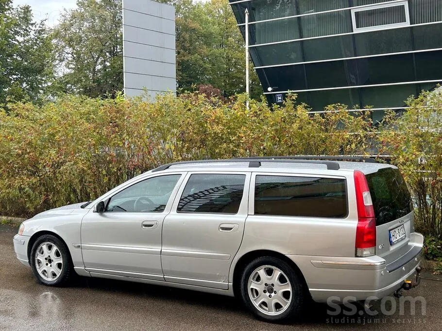 Volvo V70 2004 photo 3