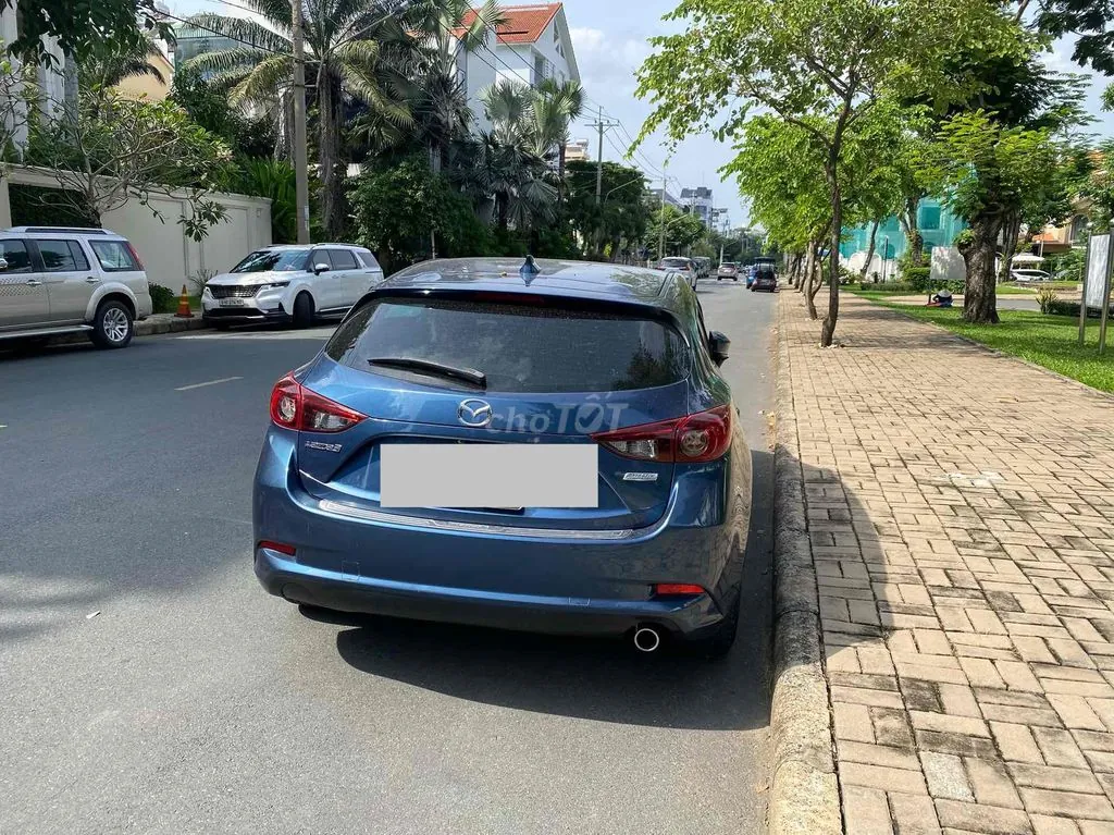 Mazda 3 2017 photo 2