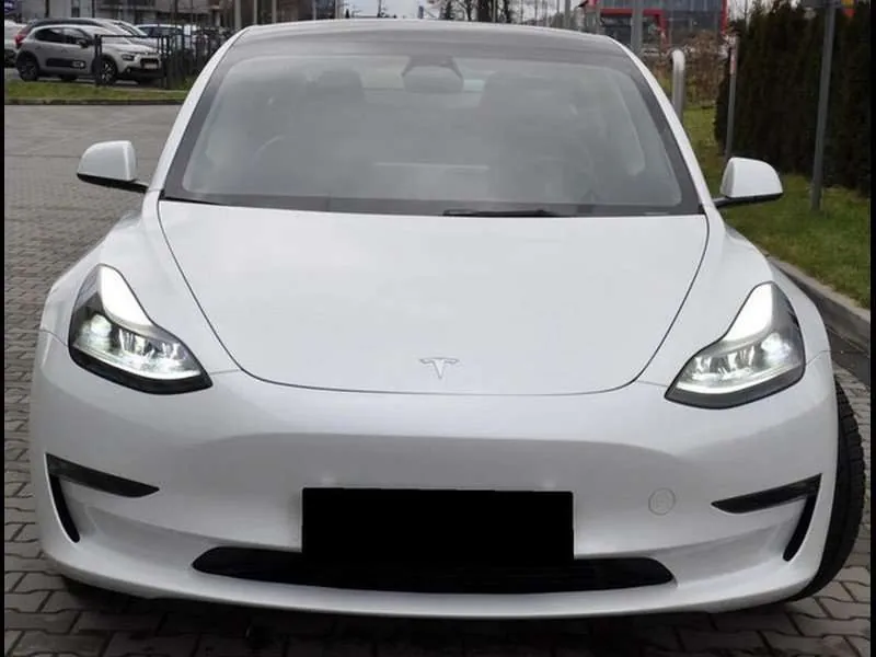 Tesla Model 3 2020 photo 2