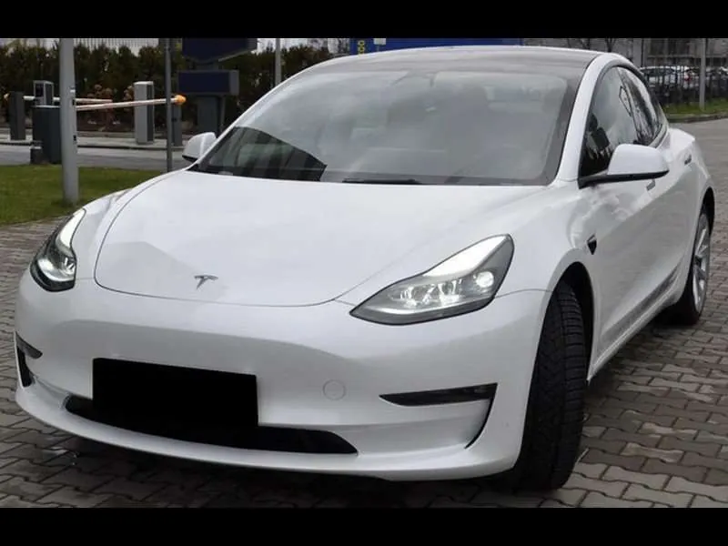 Tesla Model 3 2020 photo 3