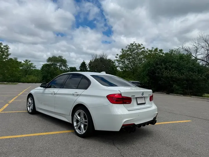 BMW 330I 2017 photo 3