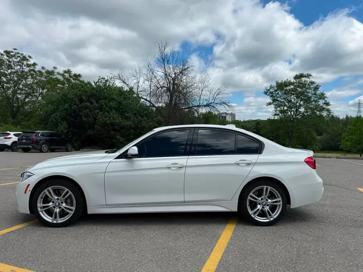 BMW 330I 2017 photo 2