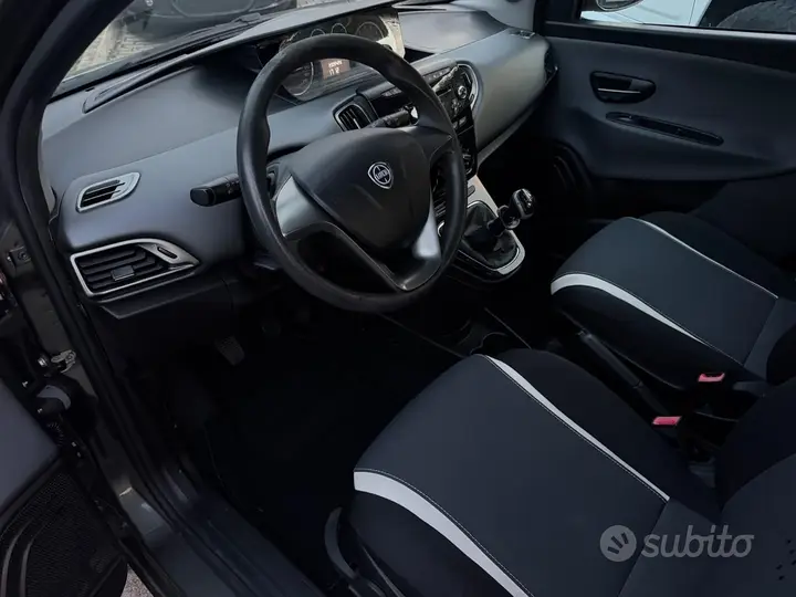 Lancia Ypsilon 2014 photo 5
