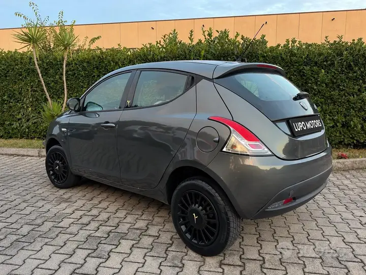 Lancia Ypsilon 2014 photo 3