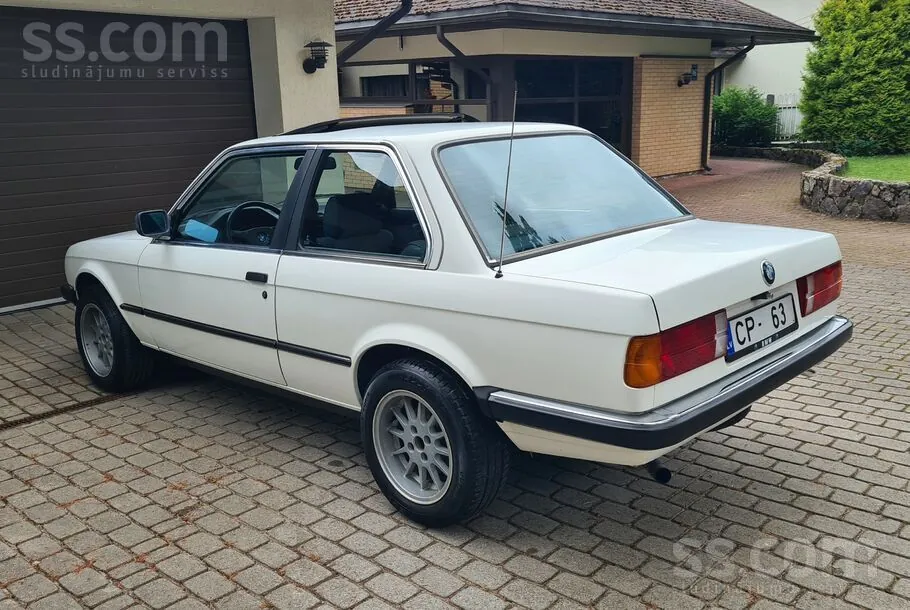 BMW 320I 1986 photo 5