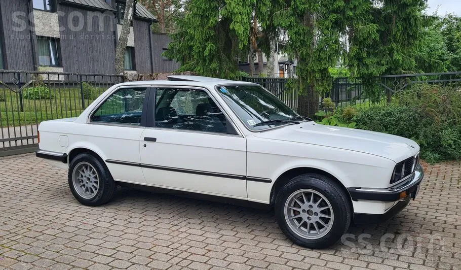BMW 320I 1986 photo 4