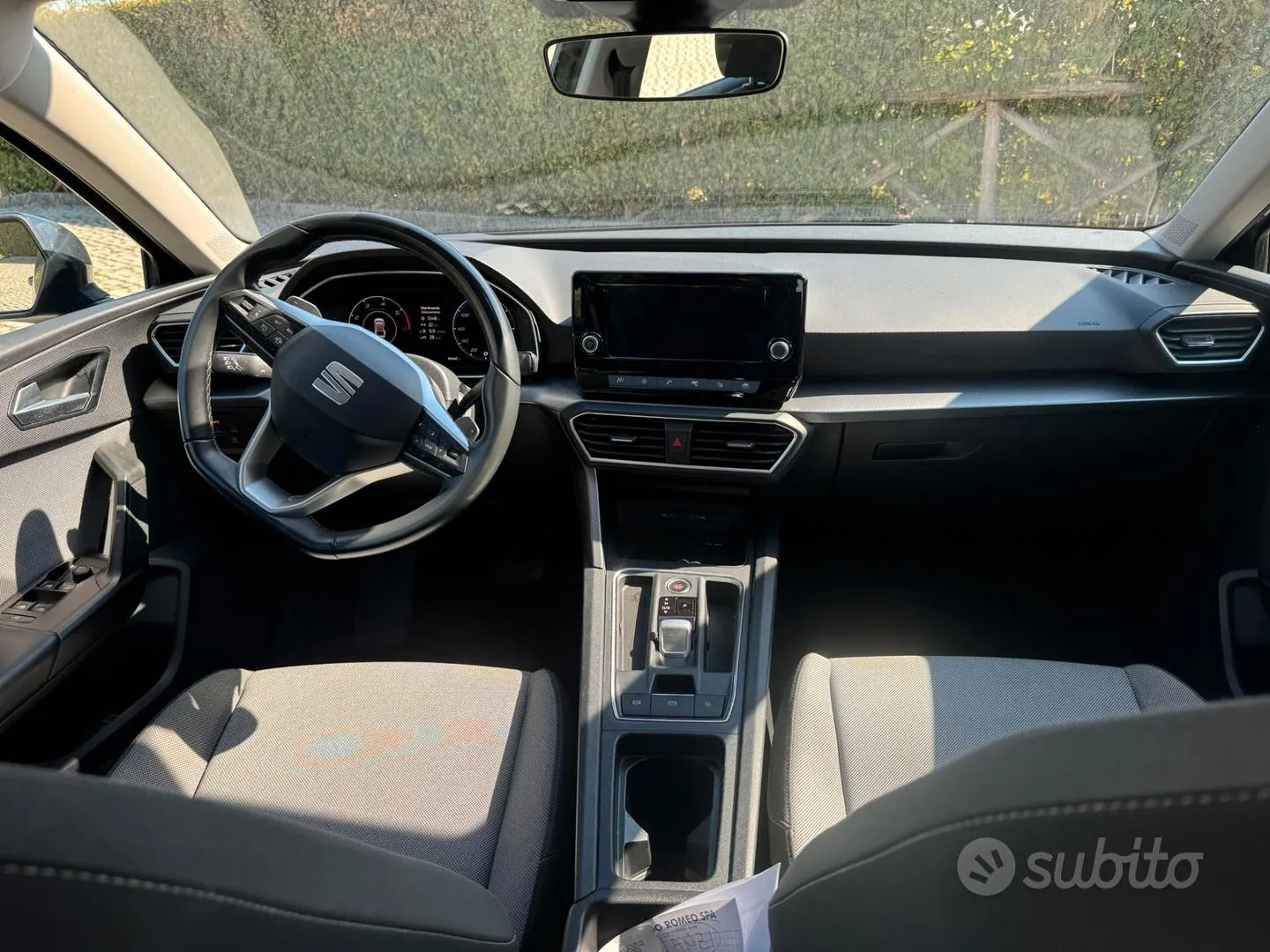 Seat Leon 2024 photo 2