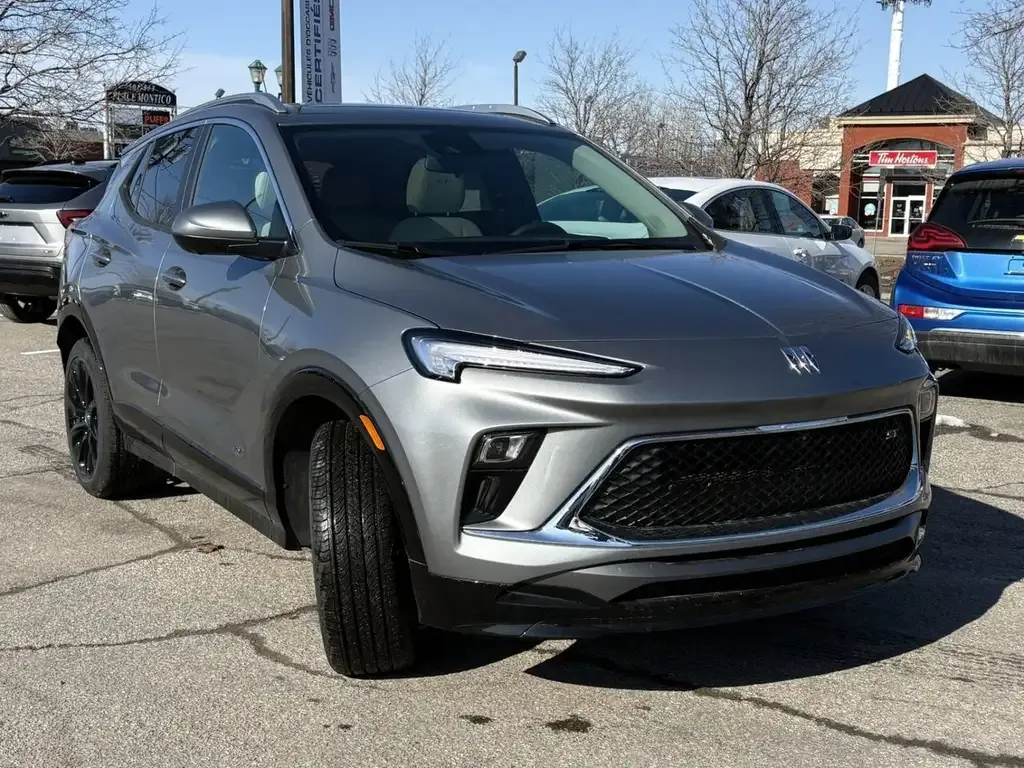 Buick Encore 2026 photo 2