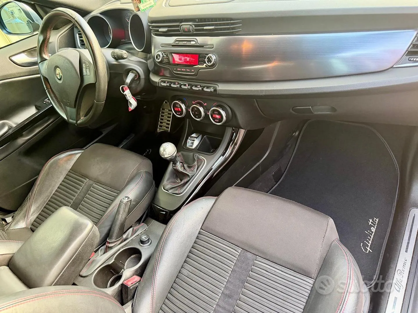 Alfa Romeo Giulietta 2012 photo 4