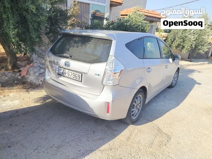 Toyota Prius 2012 photo 2