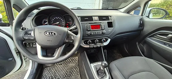 Kia Rio 2012 photo 4