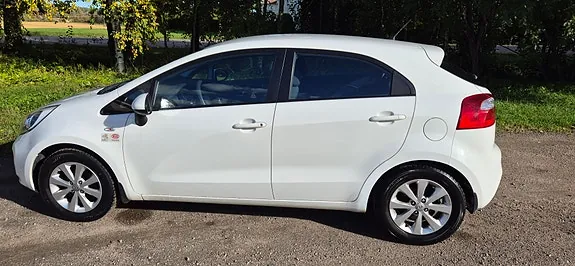 Kia Rio 2012 photo 2