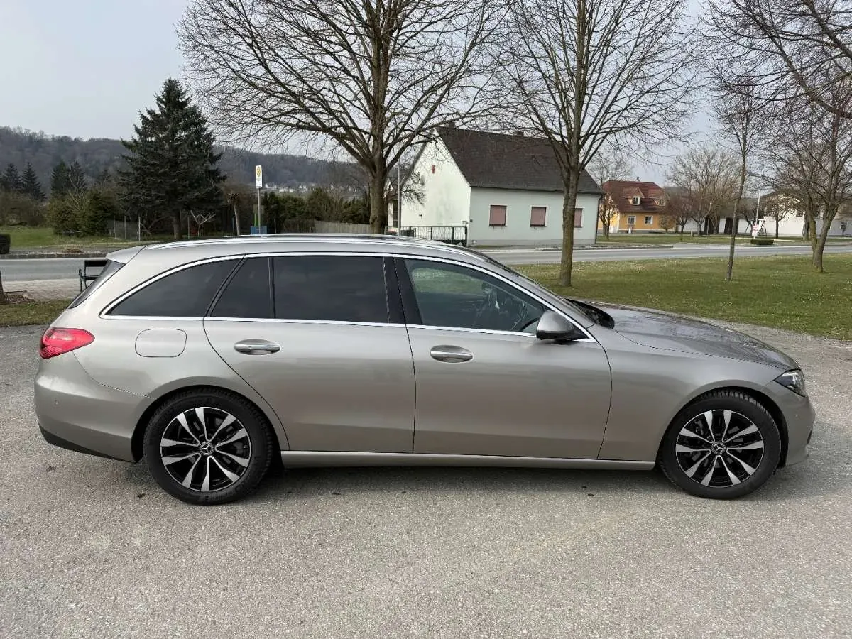 Mercedes-Benz C-Class 2023 photo 2