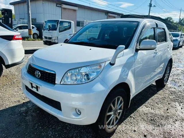 Toyota Rush G 2013 photo 2