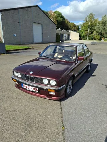 BMW 320I