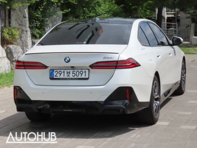 BMW 3 Series 2025 photo 3