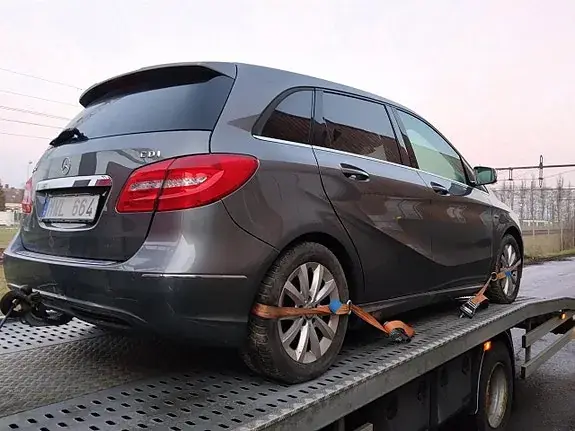 Mercedes-Benz B 200 2012 photo 4