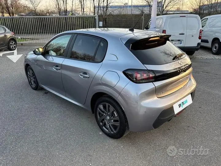 Peugeot 208 2022 photo 3