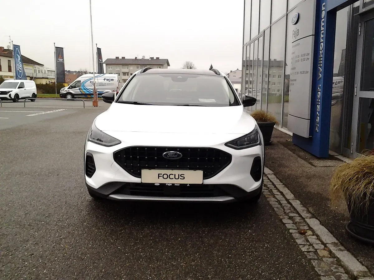 Ford Focus 2025 photo 3