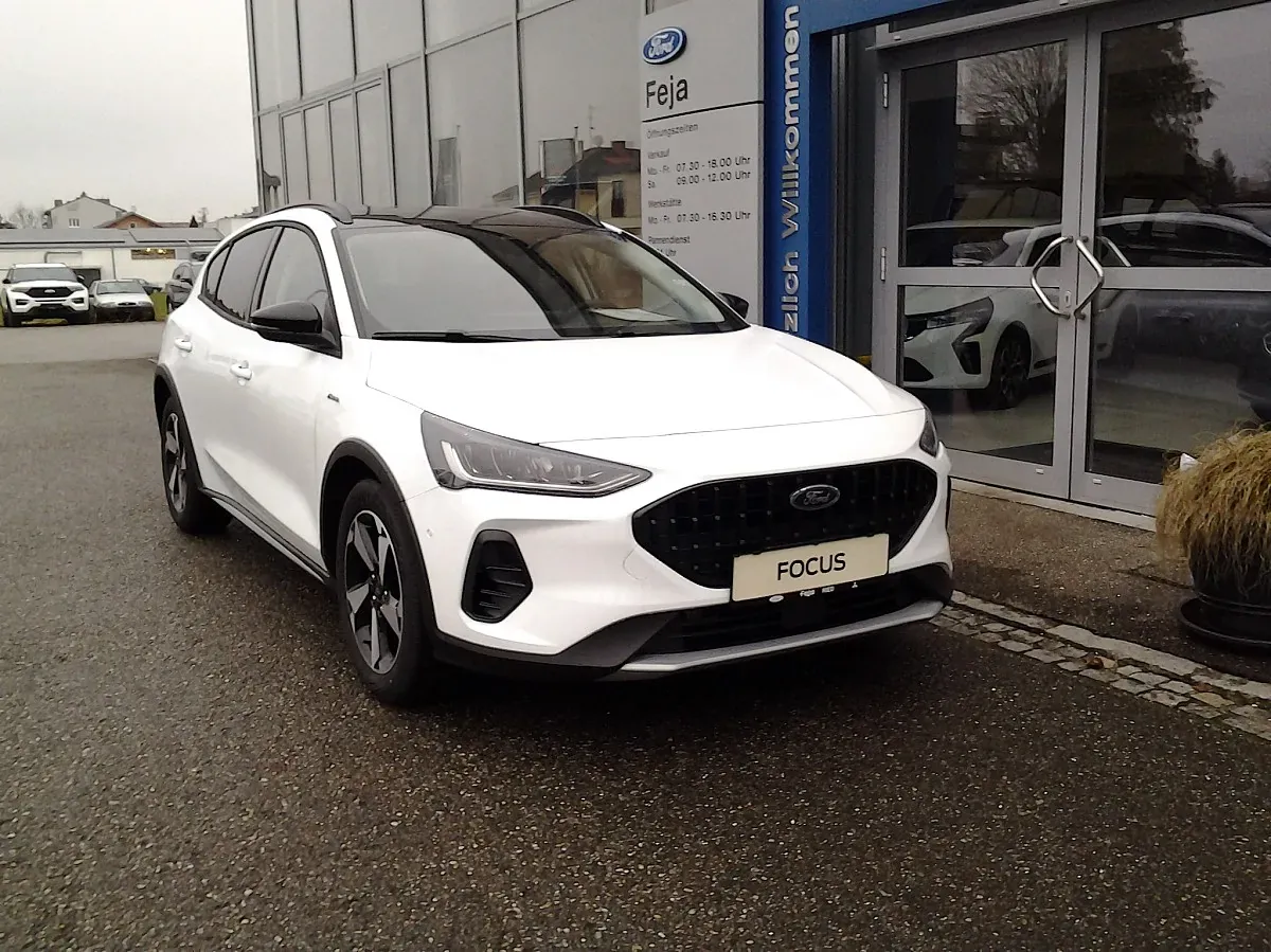 Ford Focus 2025 photo 2