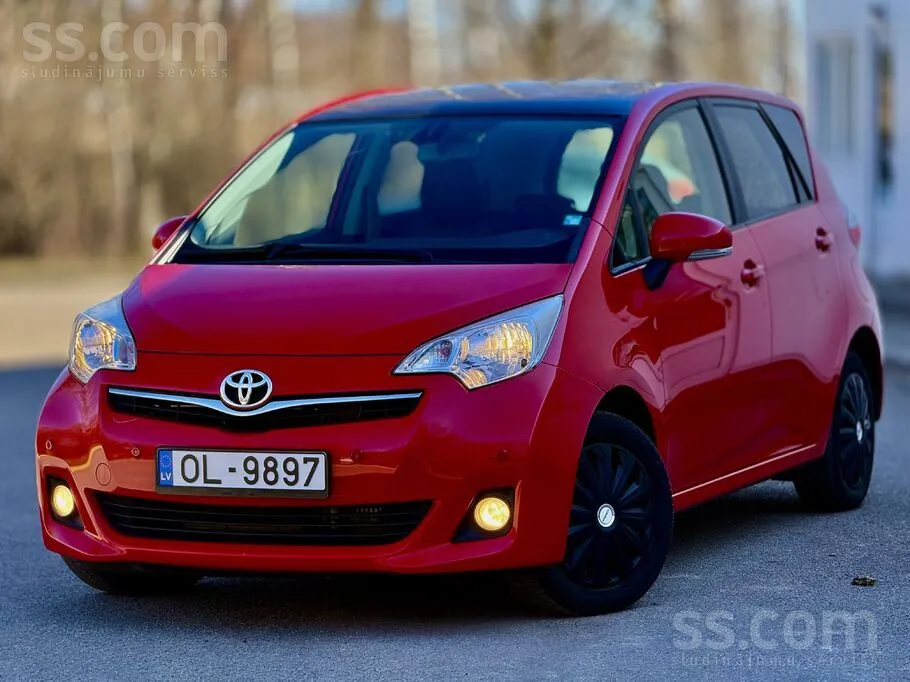Toyota Verso-S 2014 photo 2