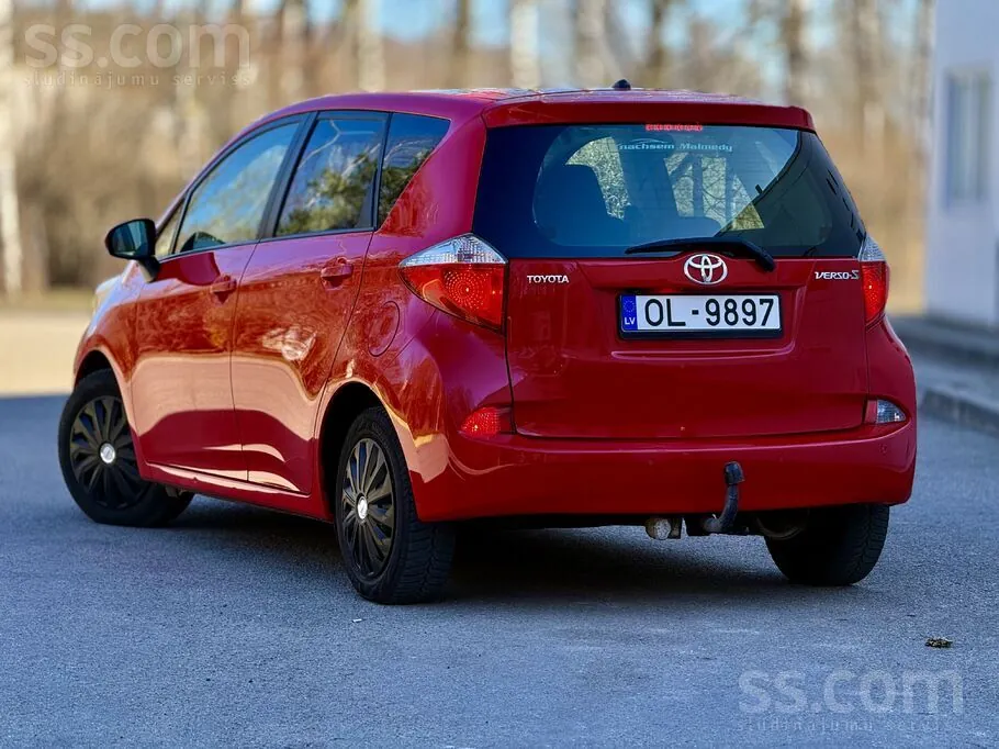 Toyota Verso-S 2014 photo 3