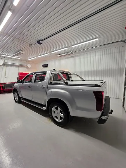 Isuzu D-Max 2017 photo 3