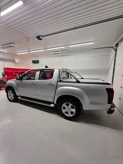 Isuzu D-Max 2017 photo 2