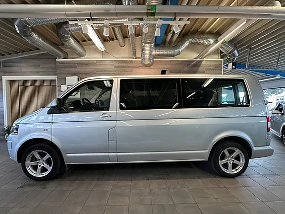 Volkswagen Caravelle 2010 photo 2