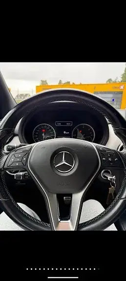 Mercedes-Benz B 180
