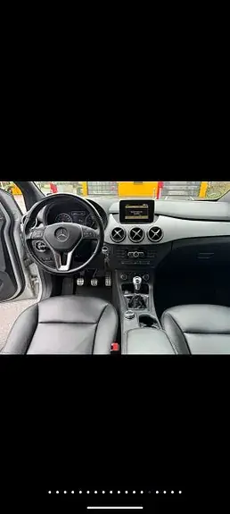Mercedes-Benz B 180 2013 photo 2