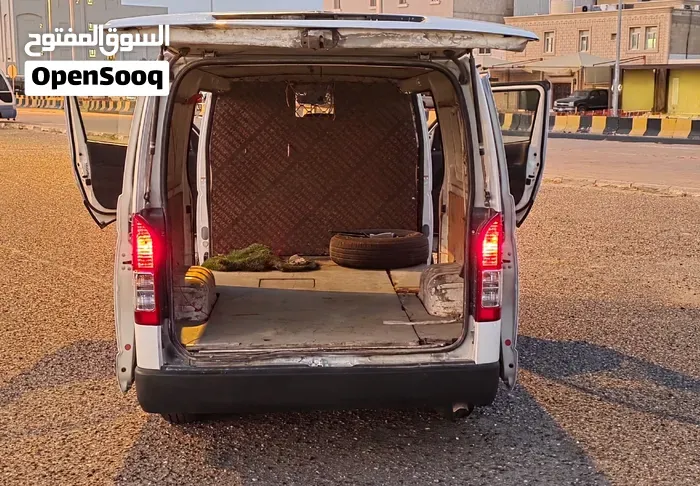 Toyota Hiace 2016 photo 3